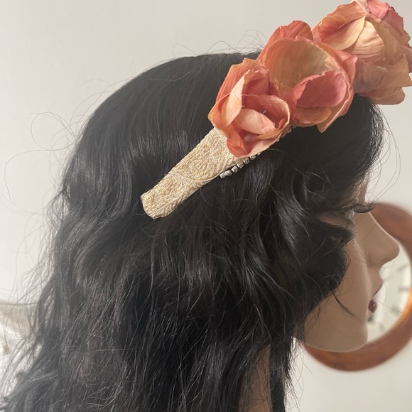 BRIDAL headpiece - Picture 5 of 16